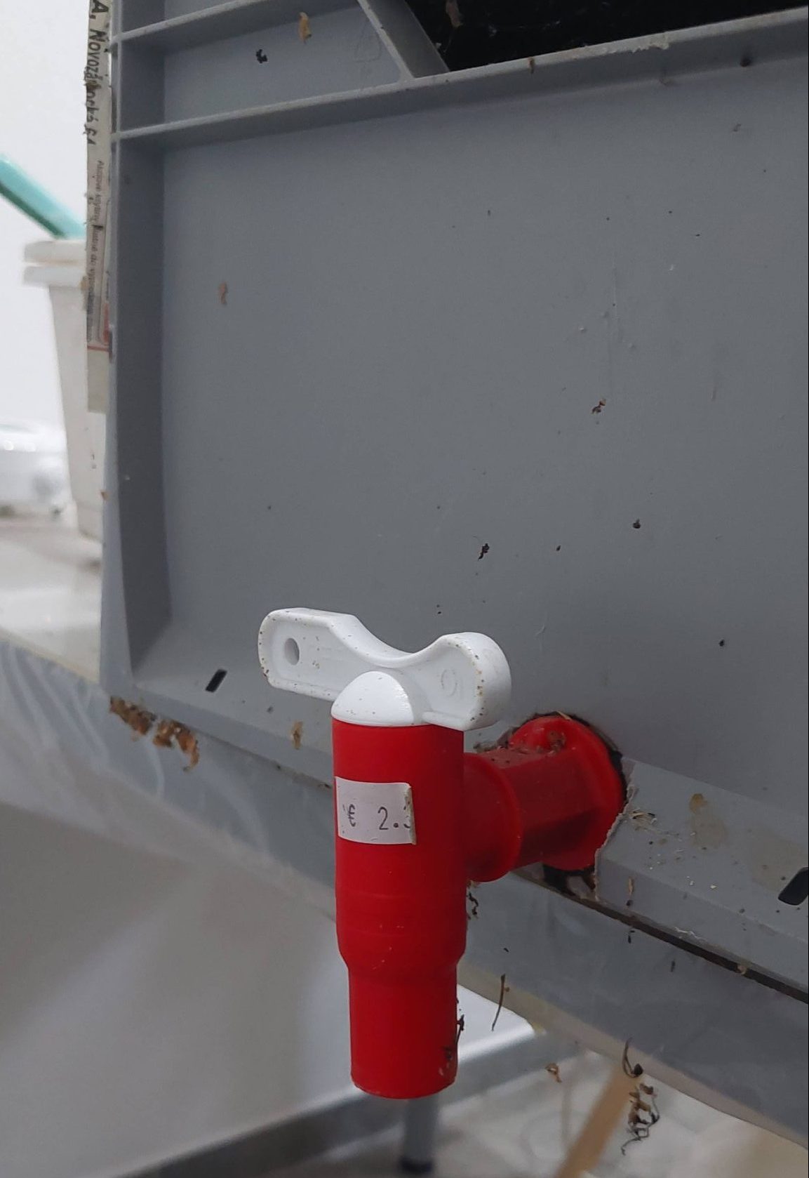 box with a tap - mintly.sk